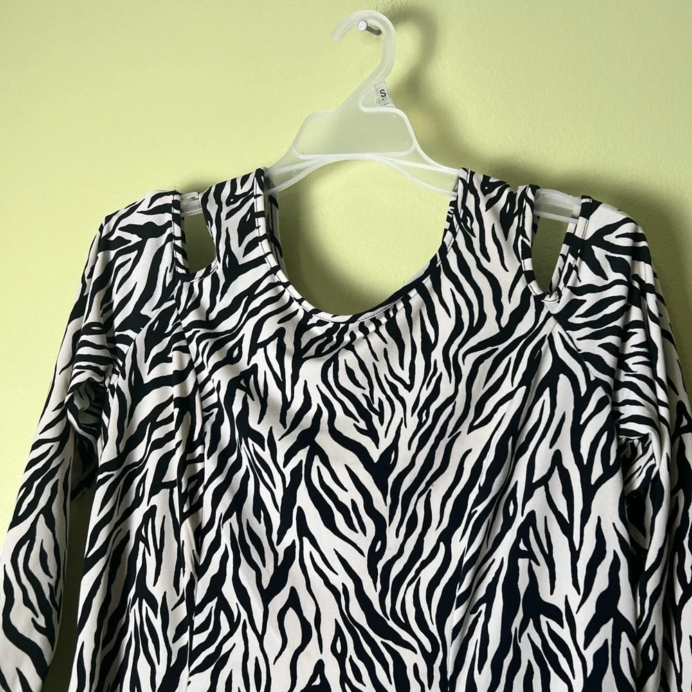 Simonton says Zebra Print Dress - Picture 4 of 7